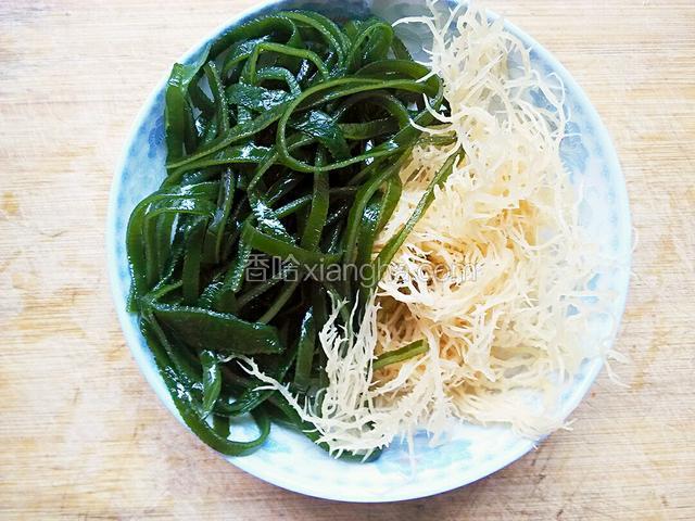 准备主料，洗净