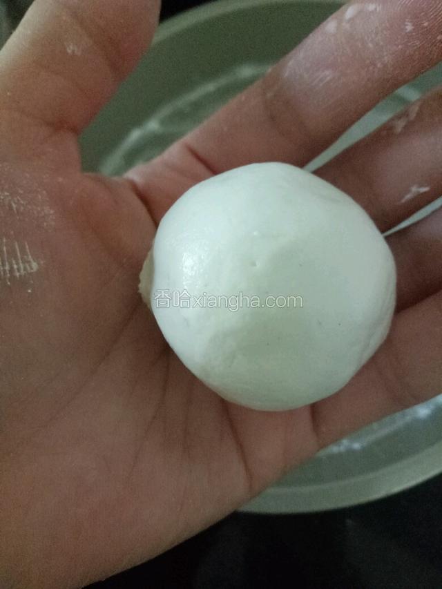 搓成白球状。