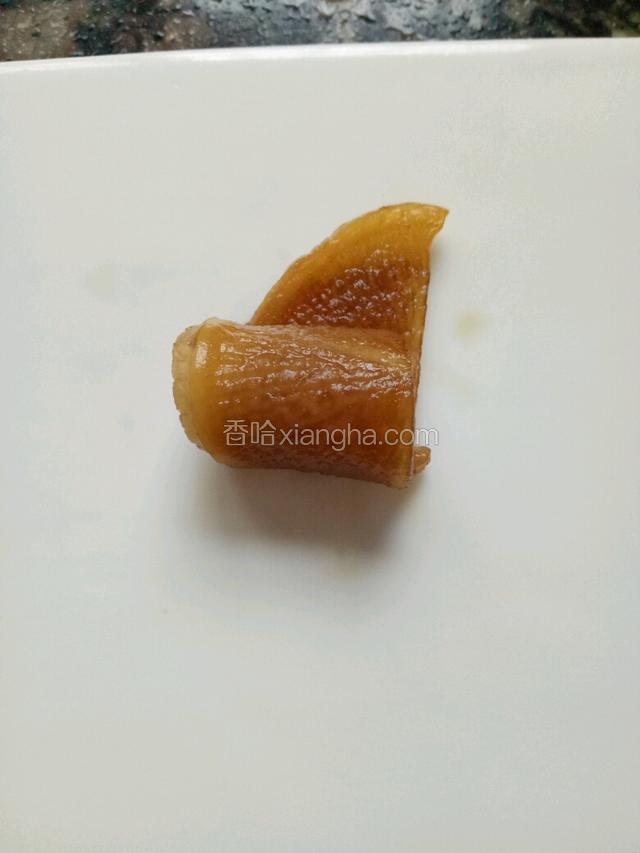 像卷玫瑰花一样卷起来。