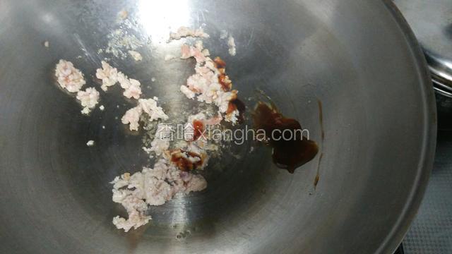 炒至断生，加蚝油，加盐