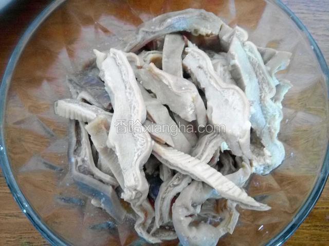 熟猪肚半个切条