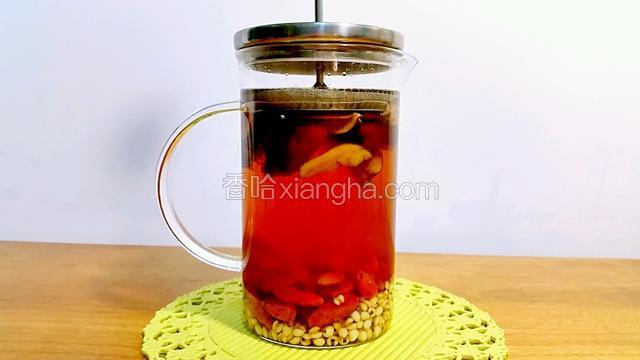 盖上盖子焗15分钟至全部材料出味