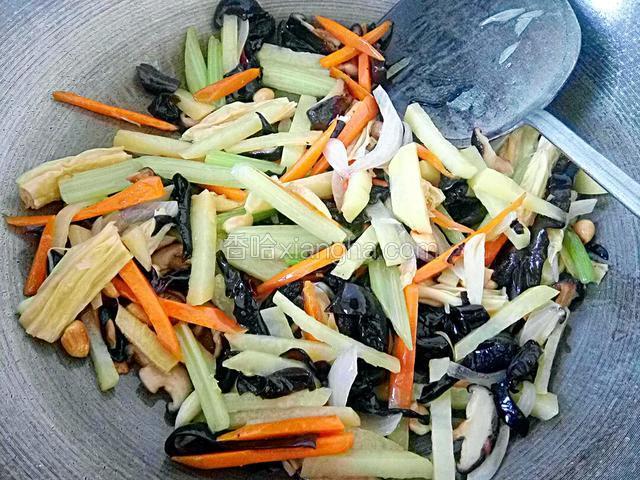 翻炒均匀