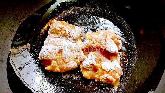 热锅下食油、下鸡排