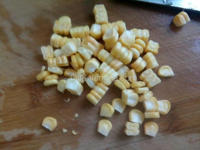 玉米剥粒洗净