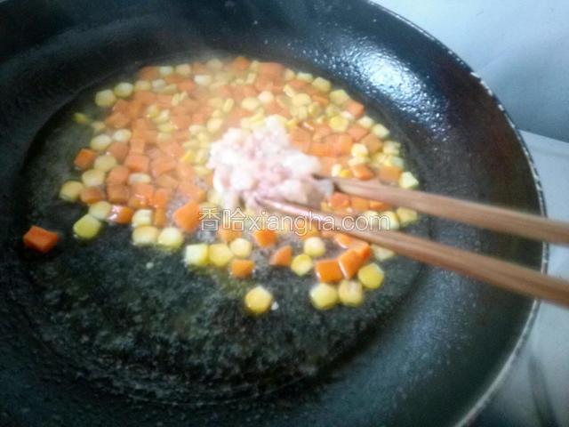 加入肉末