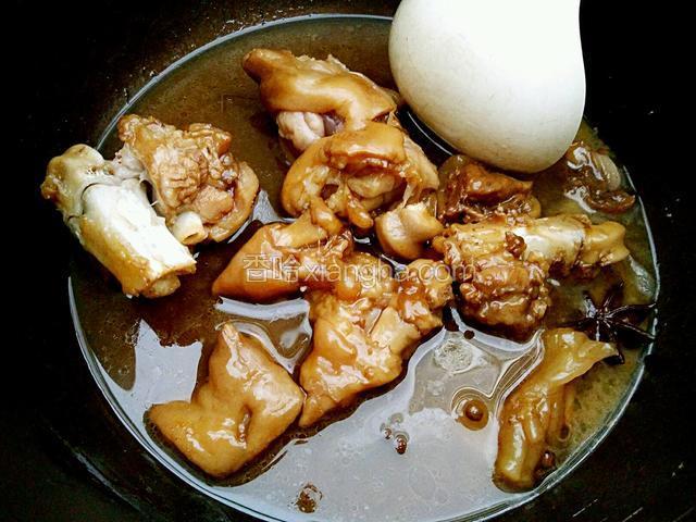 自动关火。打开一看哇，好有食欲呀香喷喷的。