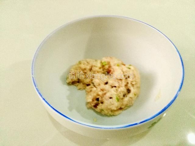 打好的鱼肉淀粉团。