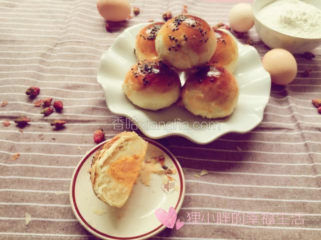 蛋黄莲蓉月饼
