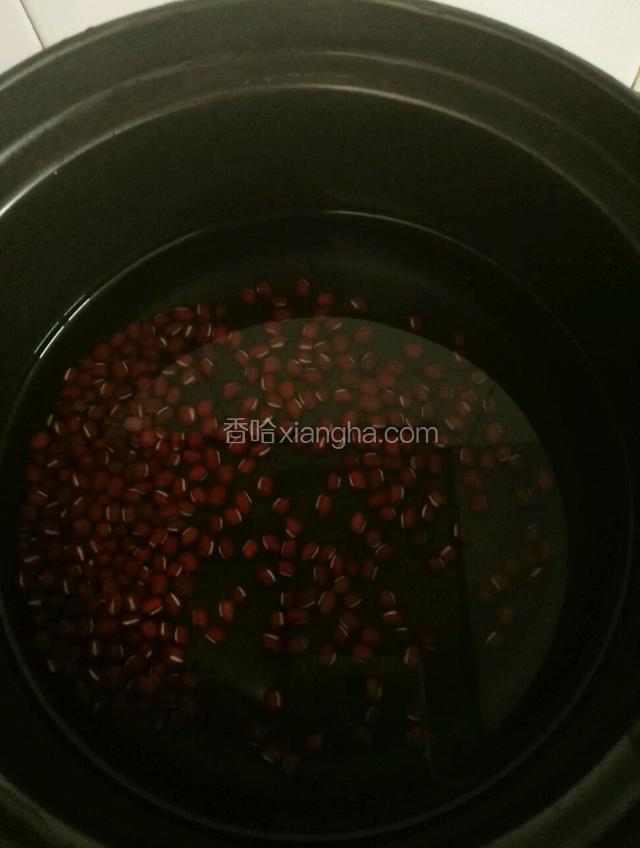 放入锅里加入水大火煮开