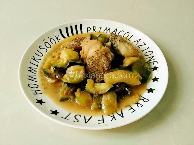 出锅盛入碗里。汤汁一起盛出。