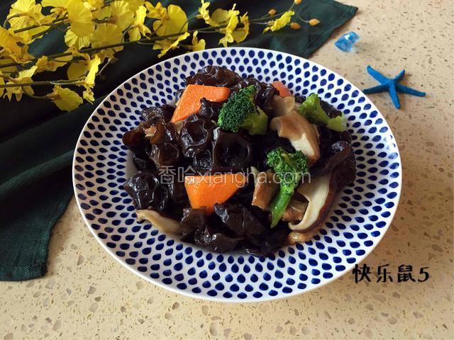 香菇木耳炒肉