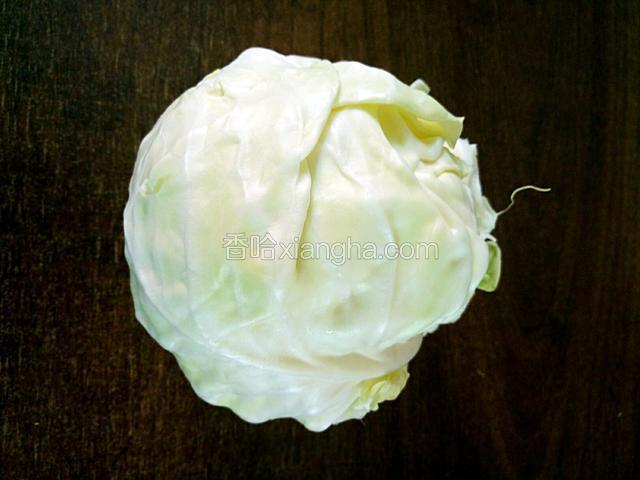 准备一个白菜，择完洗干净！