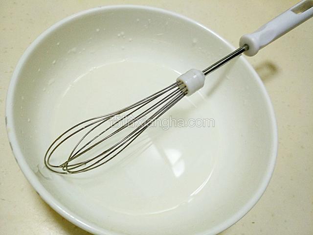 搅打均匀。