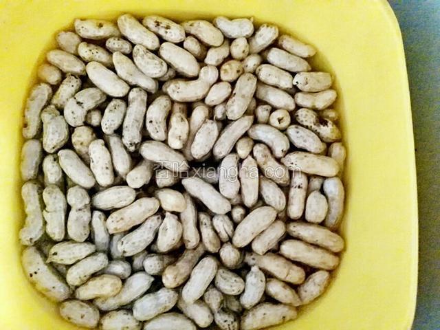 花生多清洗几次去掉泥沙