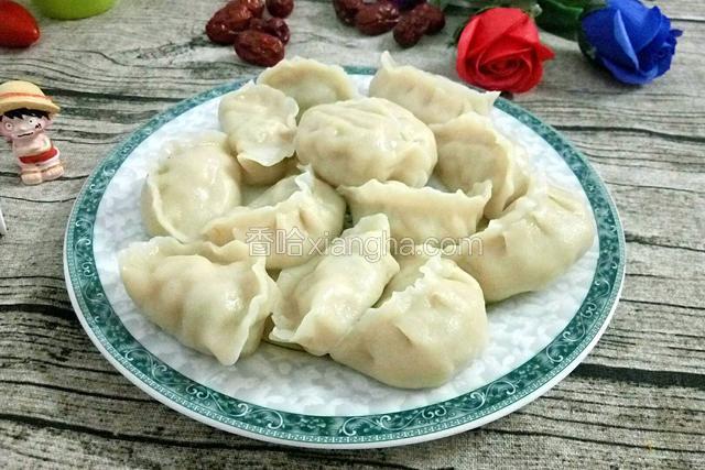 皮薄馅多的大饺子出锅了