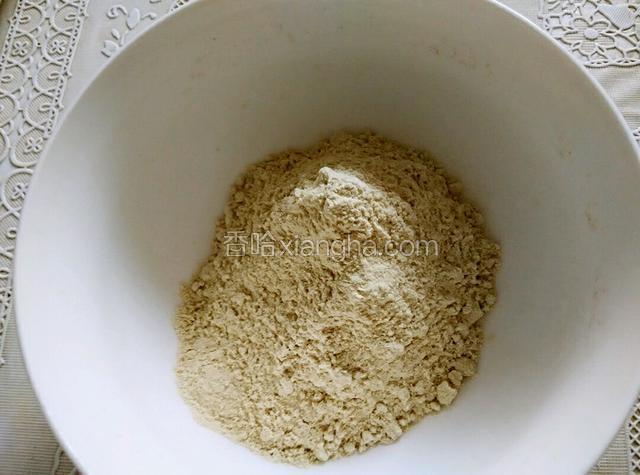 准备荞麦面适量