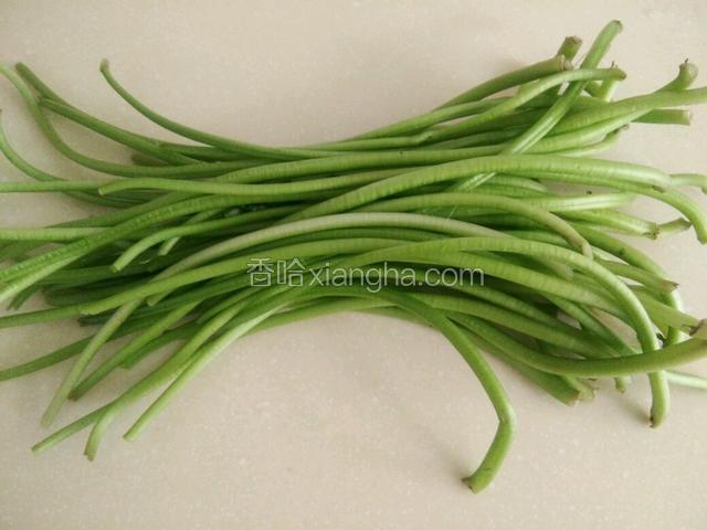 红薯茎去叶洗净