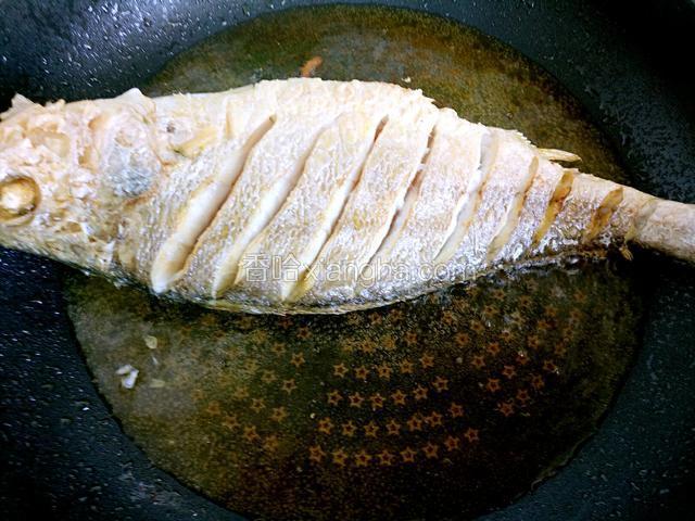 两面煎制金黄