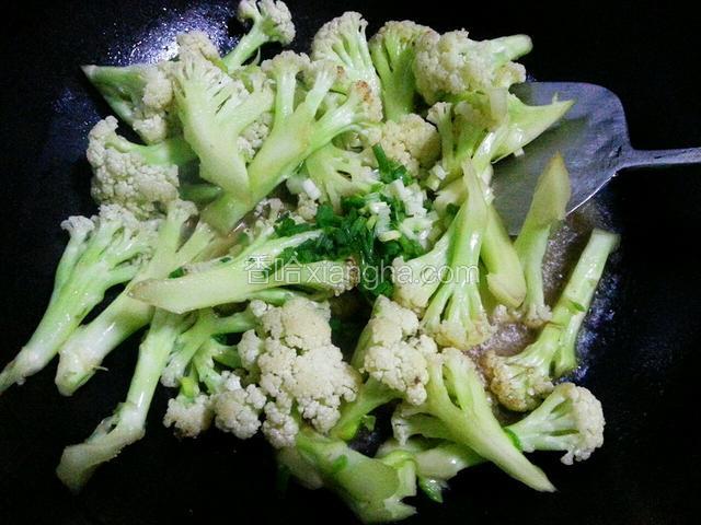 剩少许汤汁撒点葱花