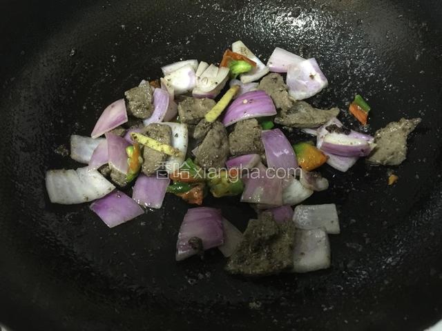 加洋葱辣椒