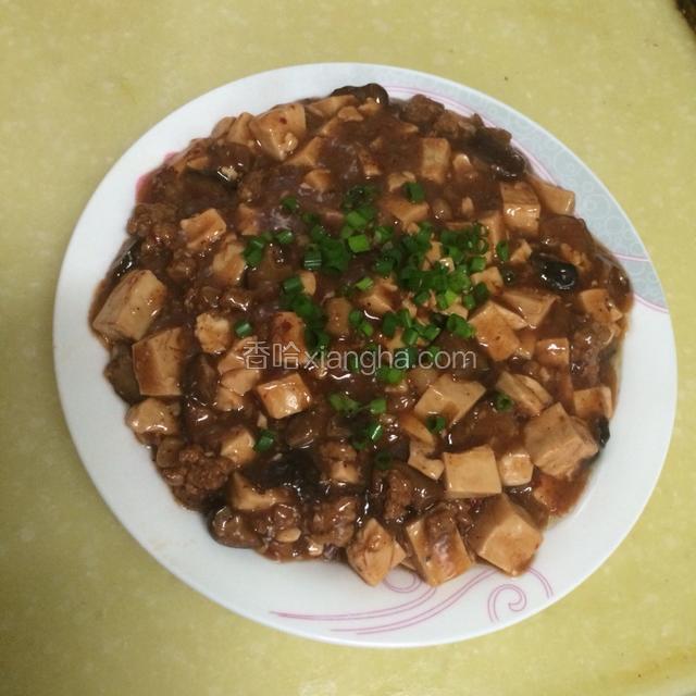出锅装盘撒葱花