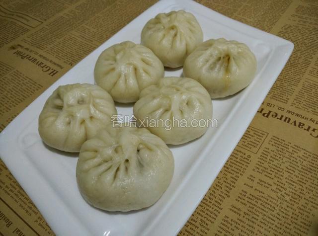 大火煮开上汽再蒸15分钟，关火焖5分钟，出锅啦