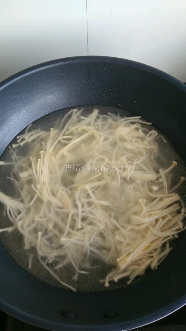 加入适量水大火烧开。