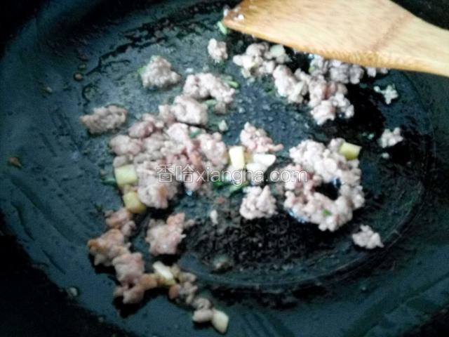 肉末炒熟
