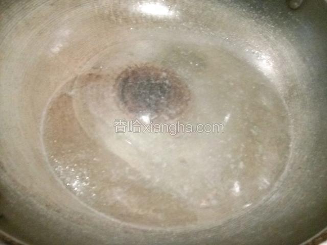 锅里汤继续烧开