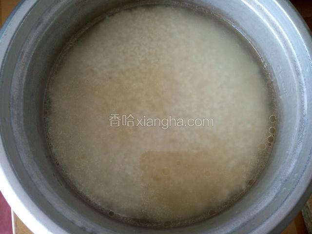 加入适量清水 按下煮饭键