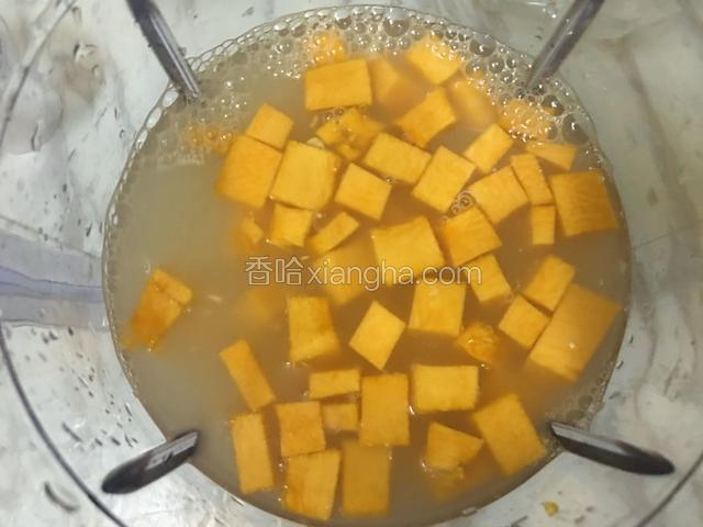 加入适量的纯净水
