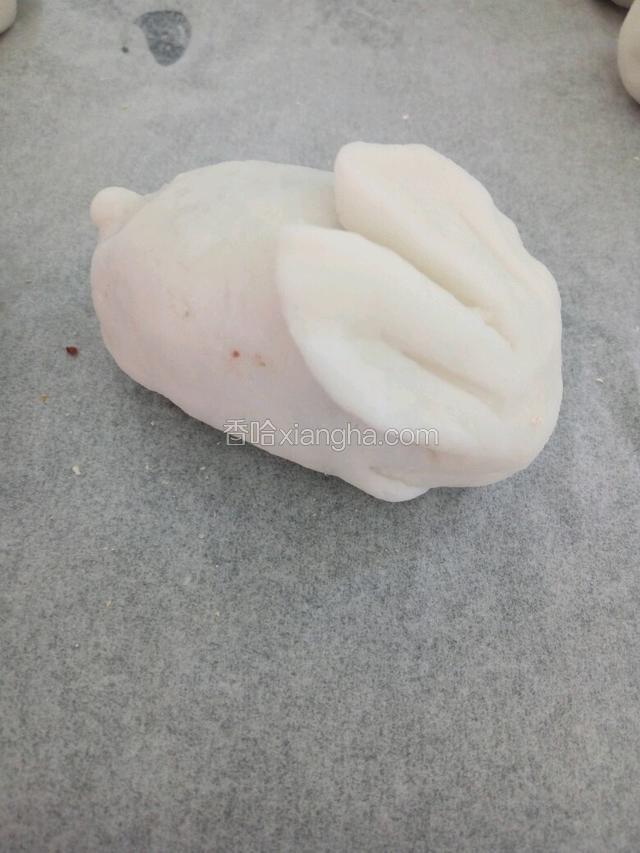 剪出脚和尾巴