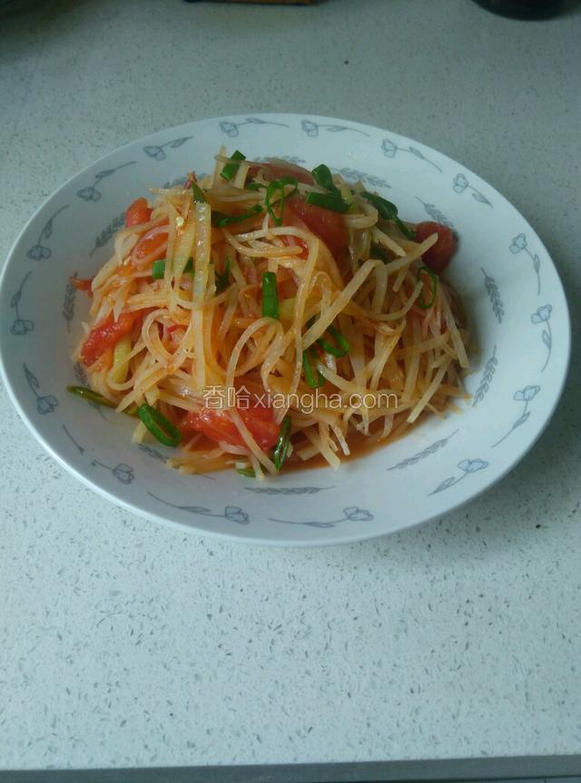 一盘香香的土豆丝炒西红柿就好了