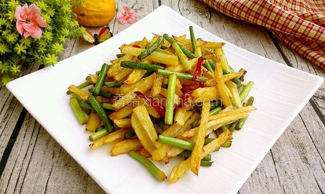 土豆条炒蒜苔