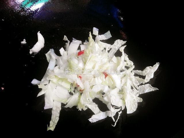然后加入白菜