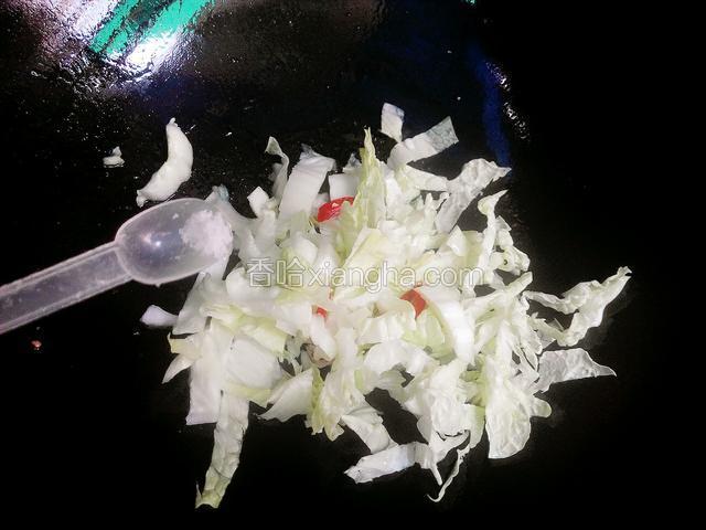加入盐和糖