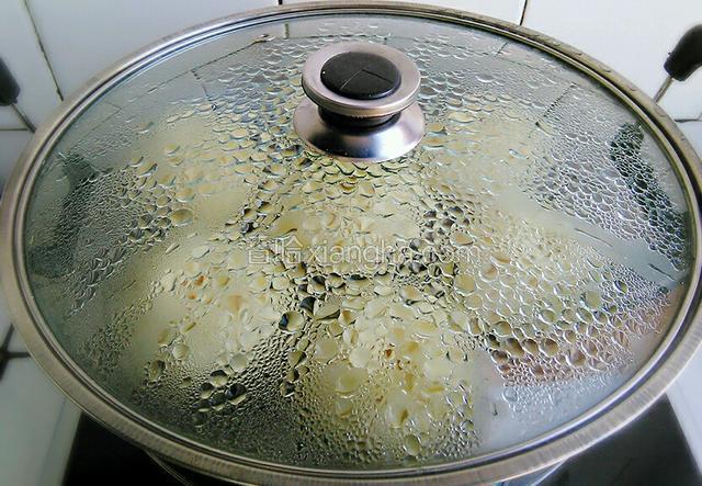 醒好后大火烧开蒸15-20分钟，蒸好后焖几分钟