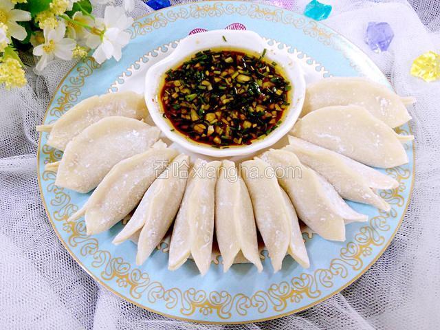 蘸着料吃，香极了
