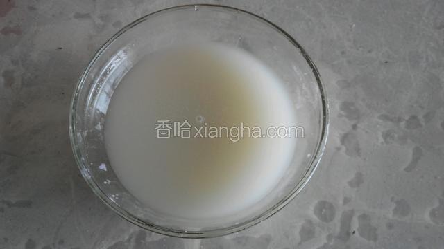 酵母粉用温水化开