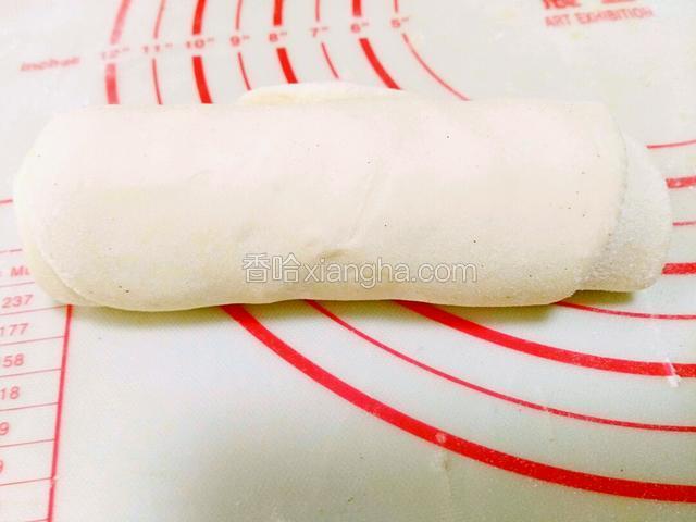 从一头卷起，全部卷到头。