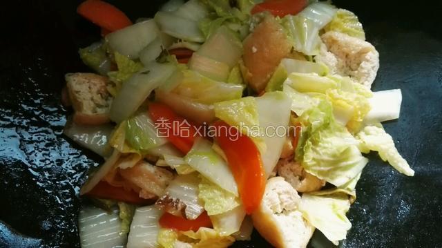 开大火快速拌均匀，关火后加一点点味精。