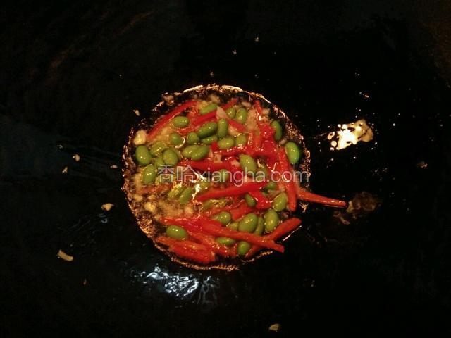 翻炒片刻