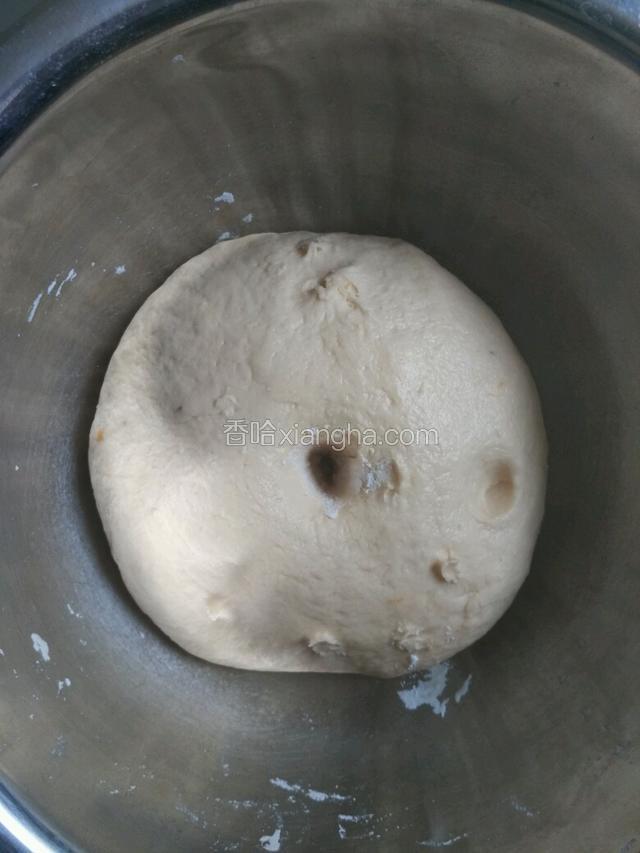 手指按下去，不会立即弹起，面就发好了～