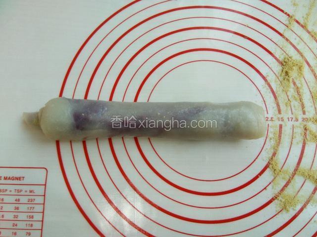 看图，这是卷好的糯米饼，成条状