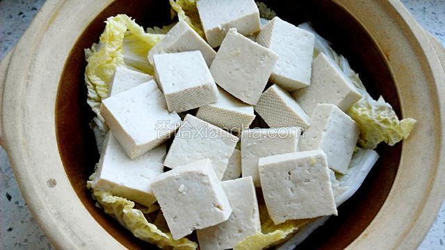 将豆腐放入