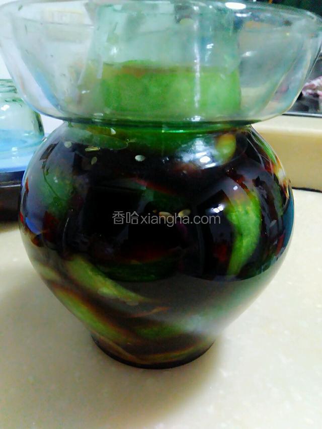 倒入一半烧好的酱油。