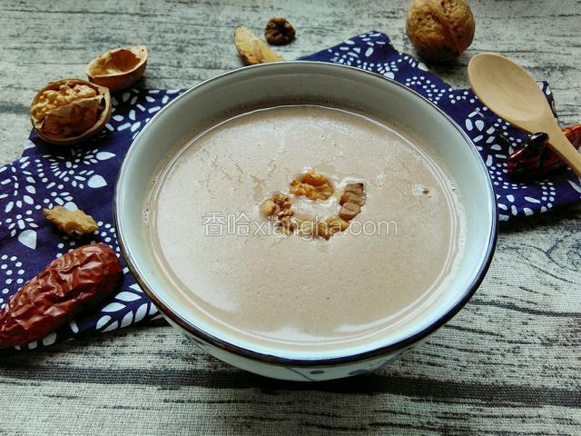 核桃养生豆浆，早起一杯既暖身暖胃又养生。