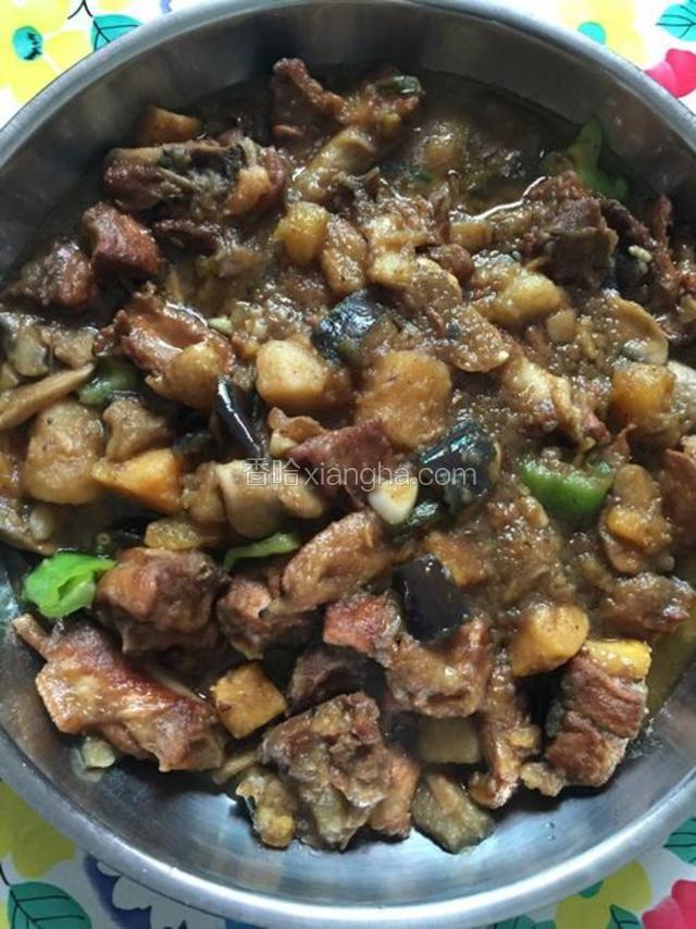 鸡肉盛出