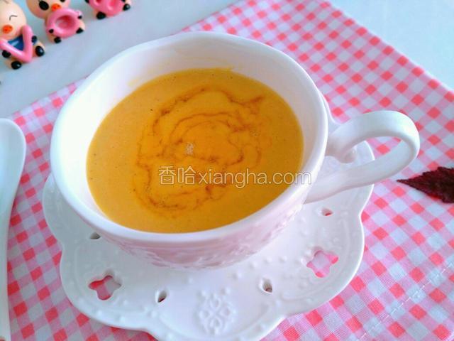 根据自己的口味加适量的蜂蜜。（不喜欢可以不加蜂蜜哦）